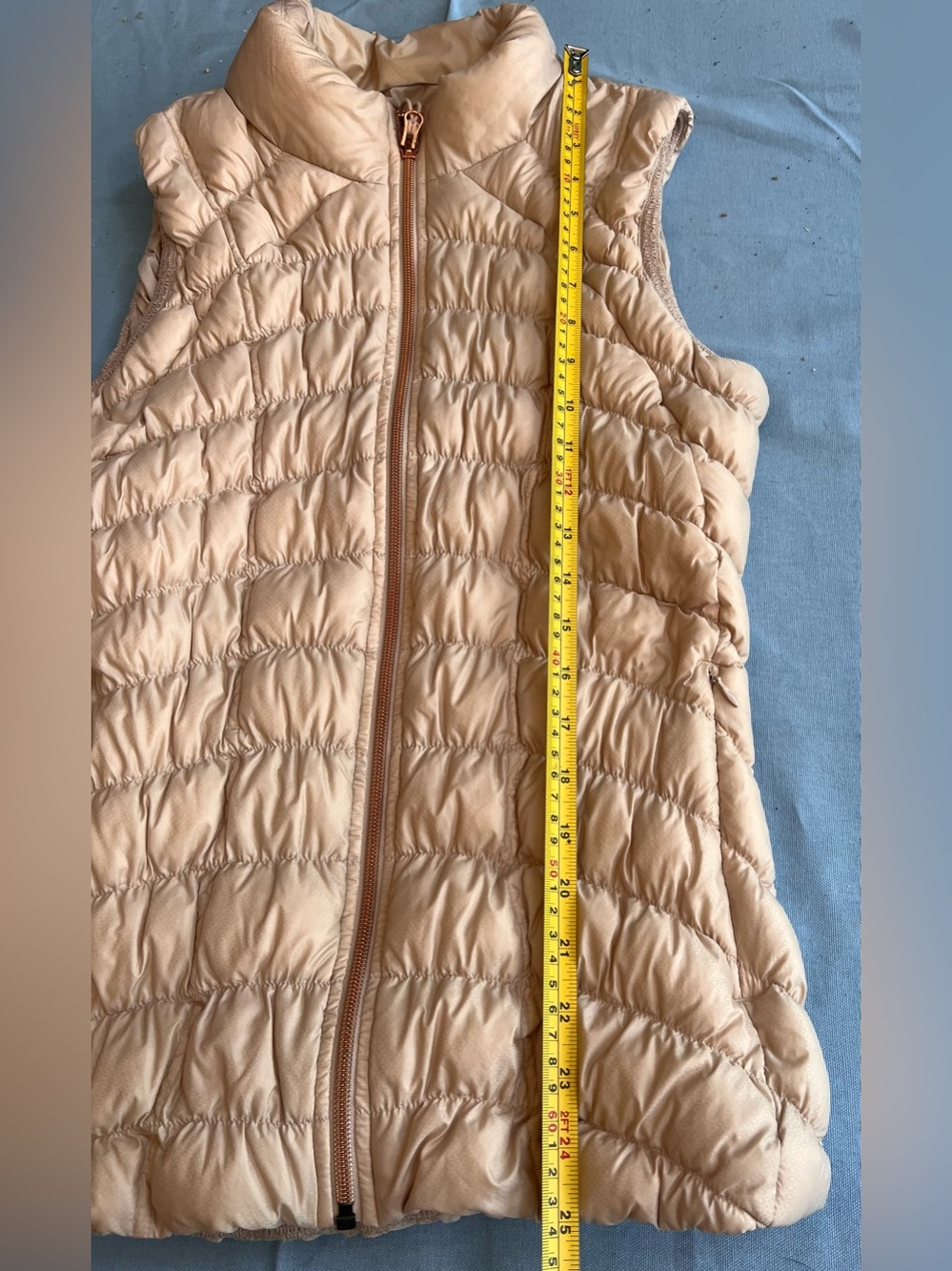 Athleta Blush Pink Downtime
Down Filled Full Zip Puffer Vest
Womens S Rose Gold - Picture 5 of 7